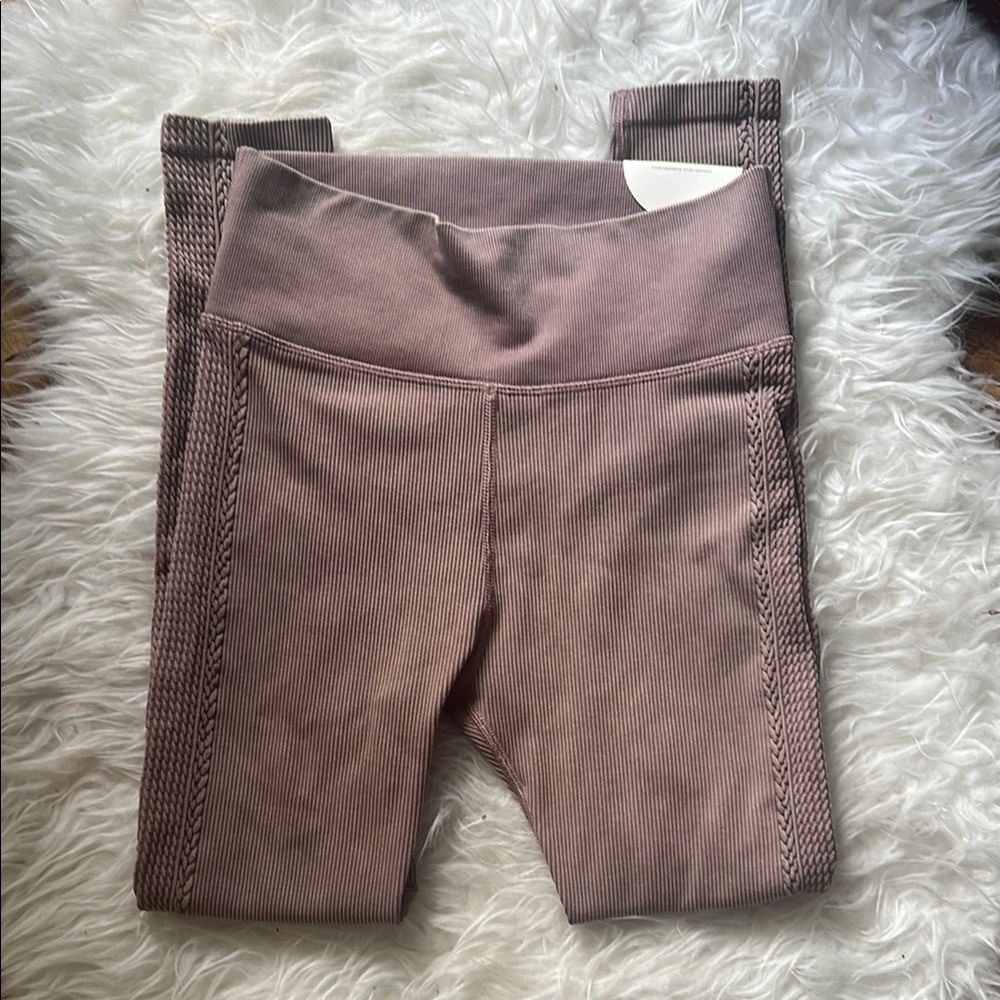 NWT Offline by Aerie 7/8” Ribbed Mauve Leggings
